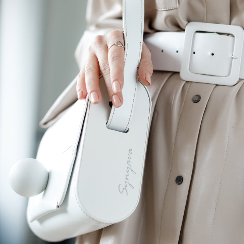 Кросбоді  JOY білий гладка шкіра з кулькою  від Synyava