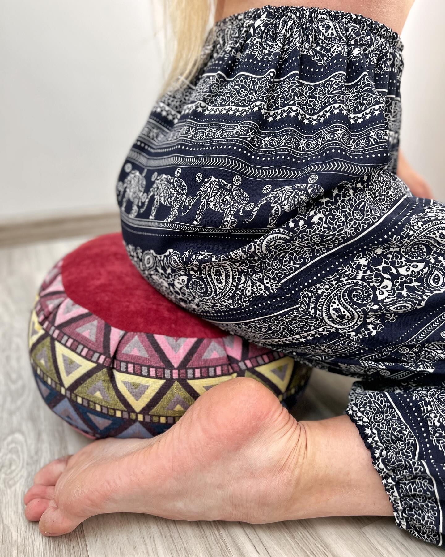 Подушка для медитації дзафу геометрія RAO 31x16 см