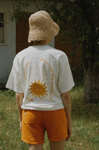 Unisex tričko s nápisom Rising Sun od REBELpatterns