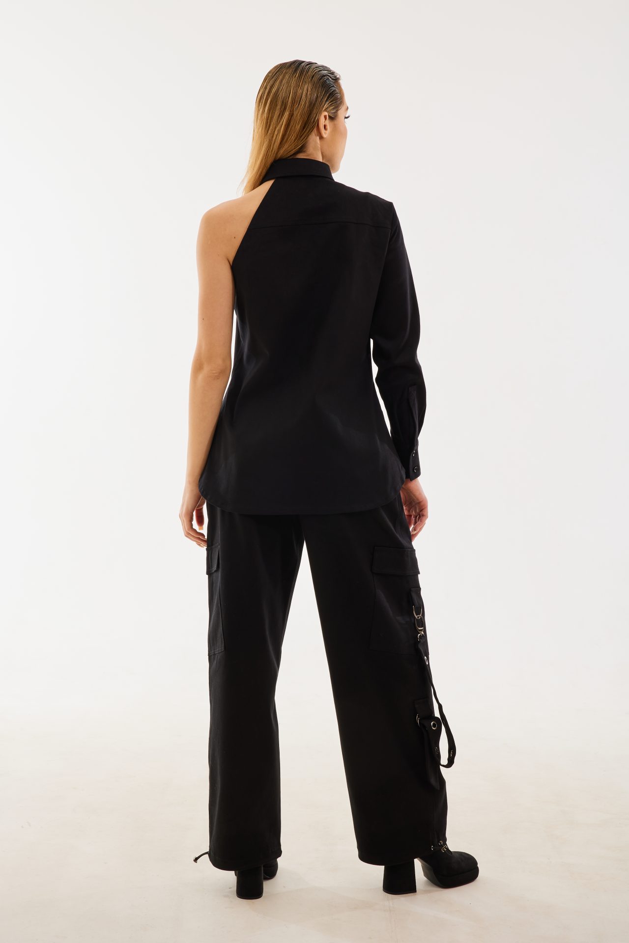 Сорочка чорна на одне плече BRU