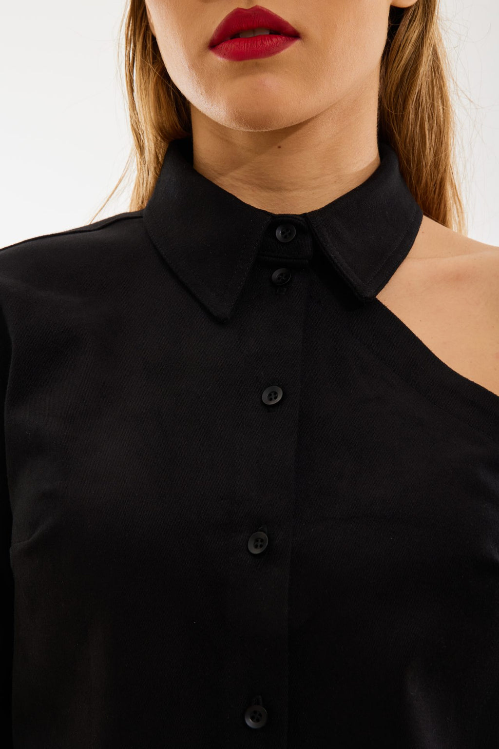 Сорочка чорна на одне плече BRU