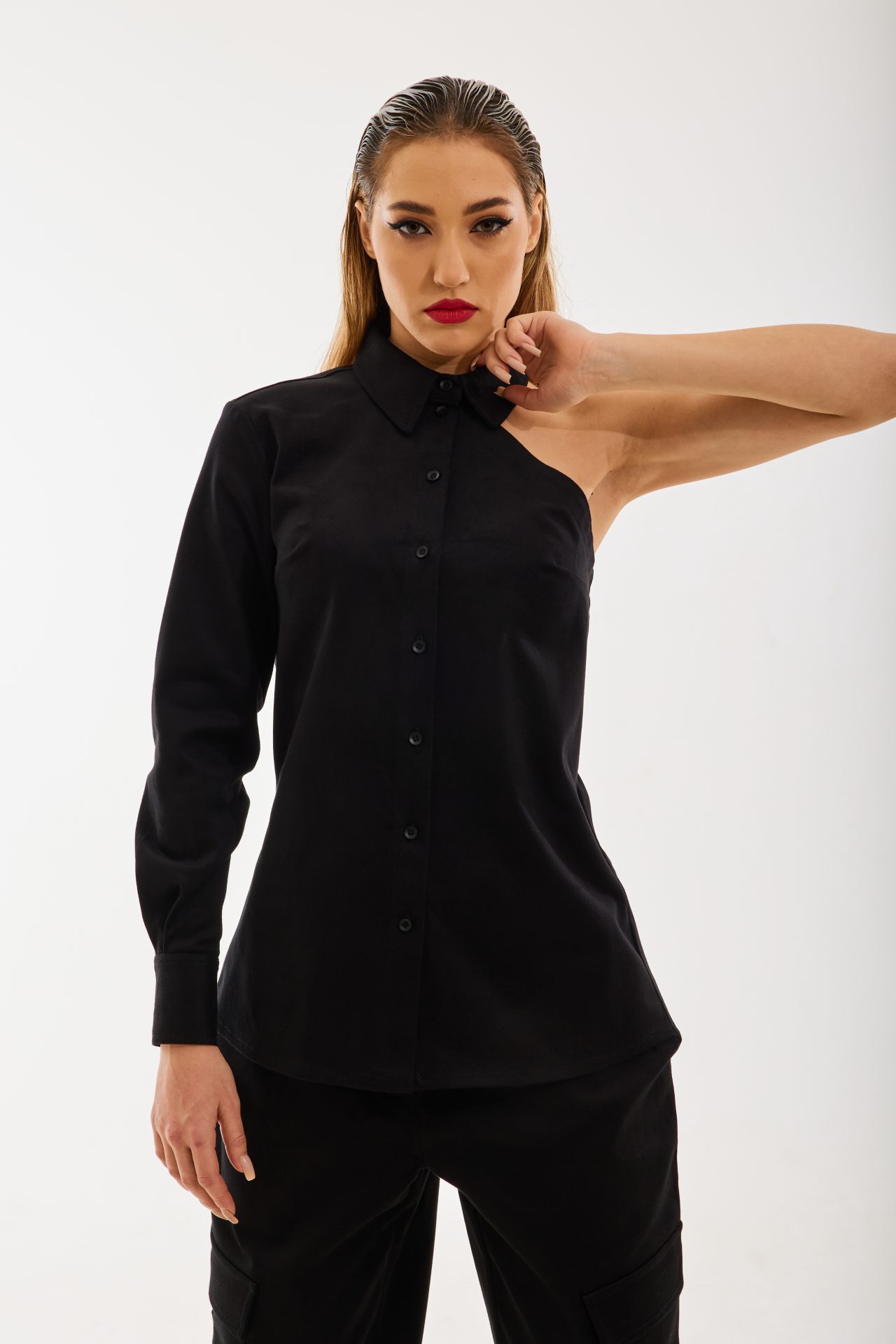 Сорочка чорна на одне плече BRU