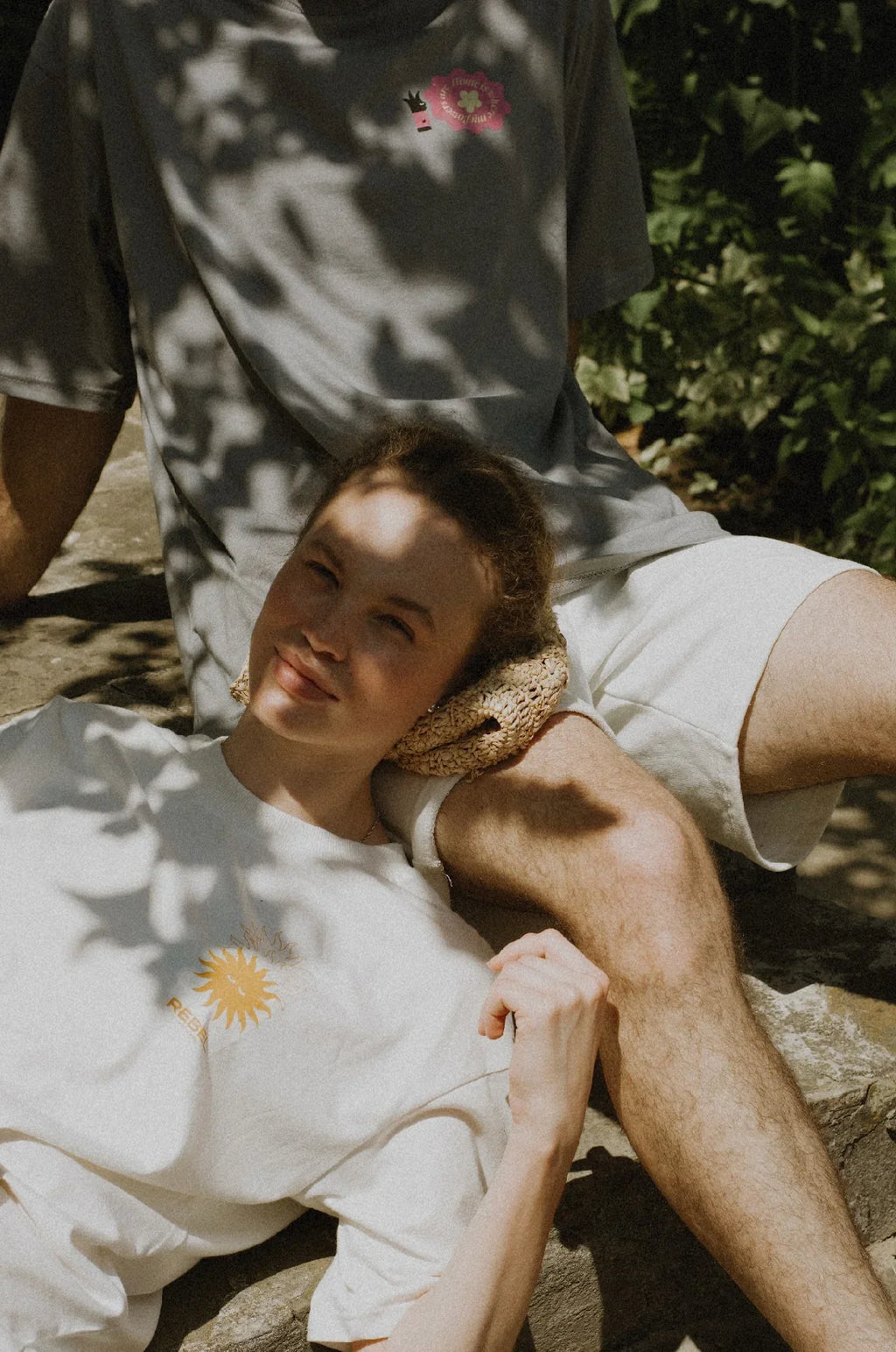 Unisex tričko Blooming Home Ružové od REBELpatterns