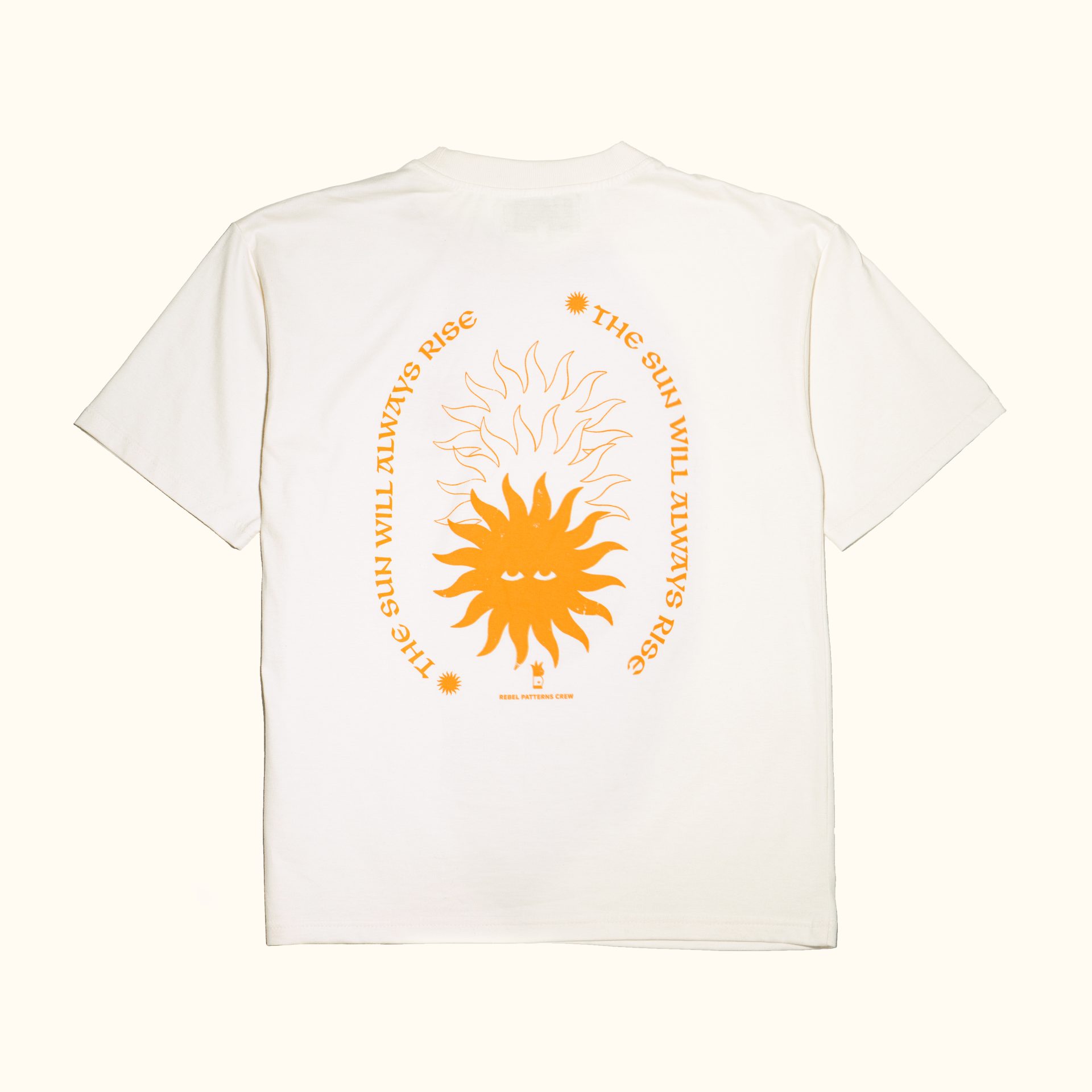 Unisex tričko s nápisom Rising Sun od REBELpatterns